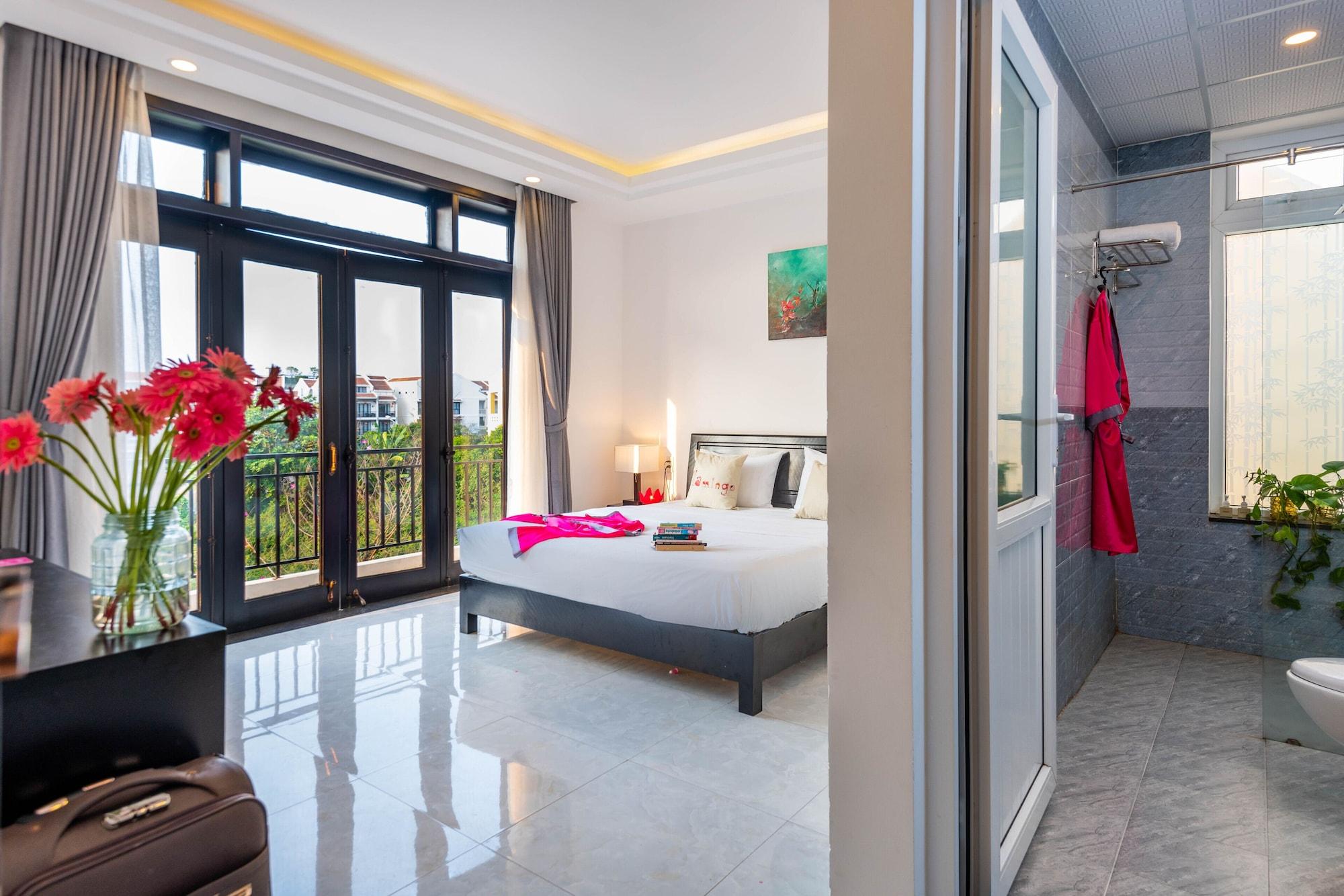 Villa Flamingo - Big With Balcony - Close To Old Town 200m & Temple Bridge - Large Outside Pool For Sun Bathing Hội An