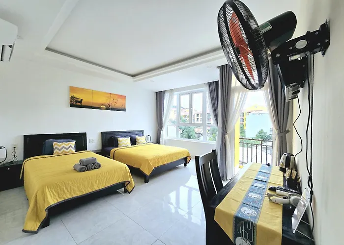 Flamingo Villa Homestay - Big Rooms With Balcony - Close To Hoi An Old Town 200M & Temple Bridge - Large Outside Pool For Sun Bathing