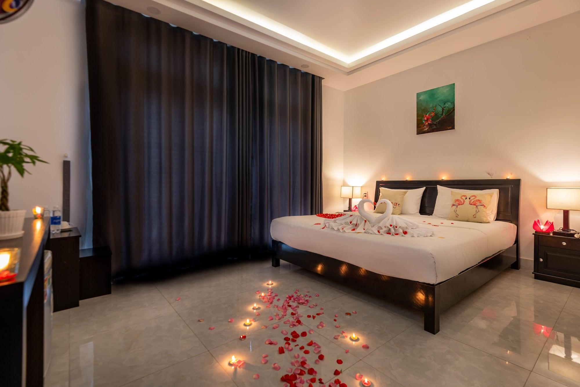 Flamingo - Big With Balcony - Close To Old Town 200m & Temple Bridge - Large Outside Pool For Sun Bathing Villa Hội An