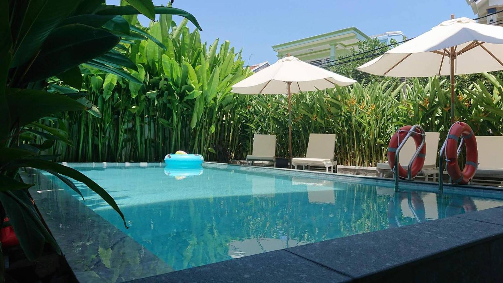 Villa Flamingo - Big With Balcony - Close To Old Town 200m & Temple Bridge - Large Outside Pool For Sun Bathing Hội An