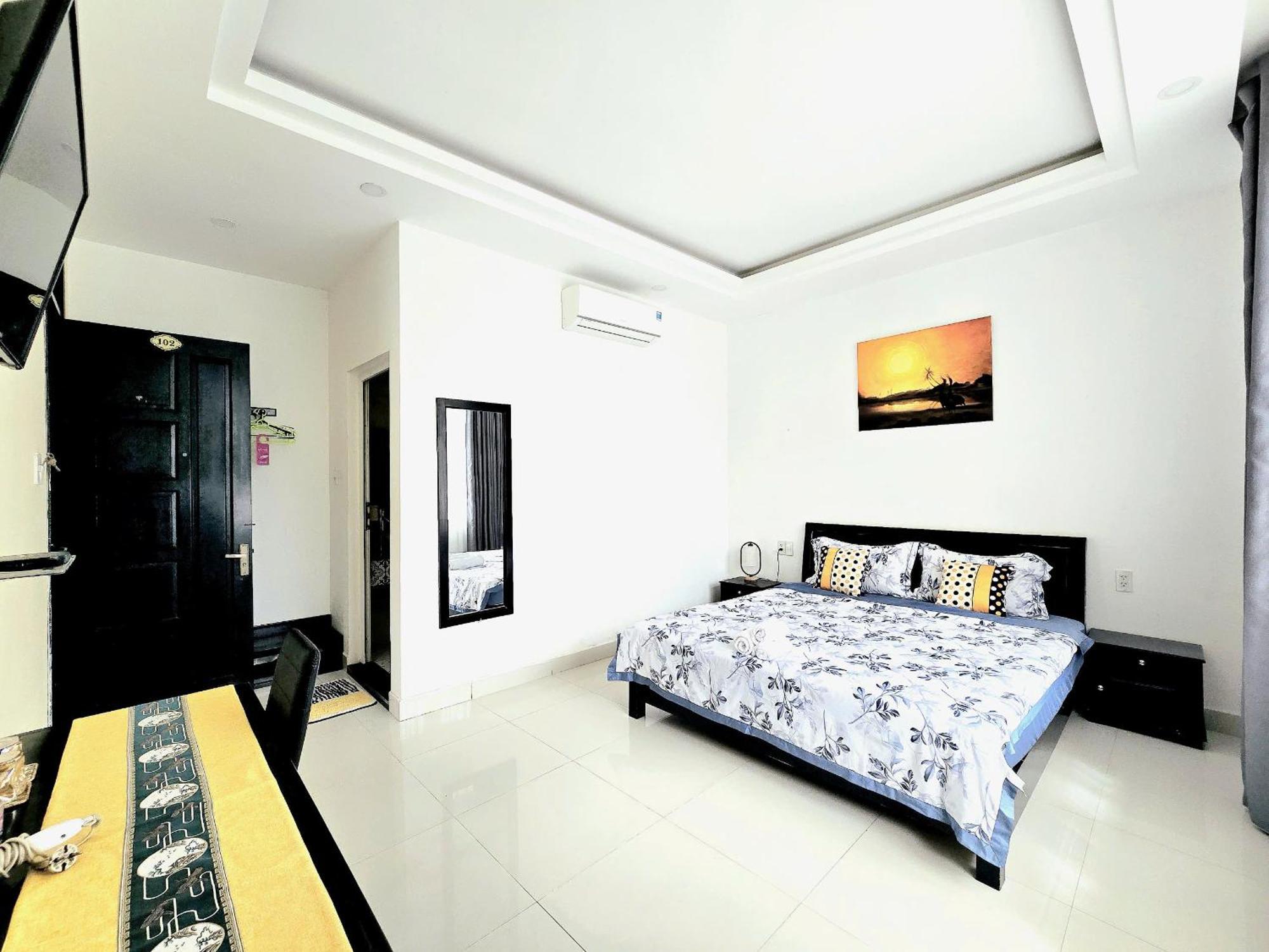 Flamingo - Big With Balcony - Close To Old Town 200m & Temple Bridge - Large Outside Pool For Sun Bathing Villa Hội An