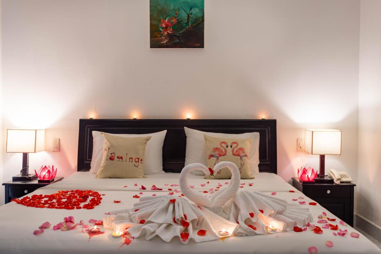 Villa Flamingo - Big With Balcony - Close To Old Town 200m & Temple Bridge - Large Outside Pool For Sun Bathing Hội An