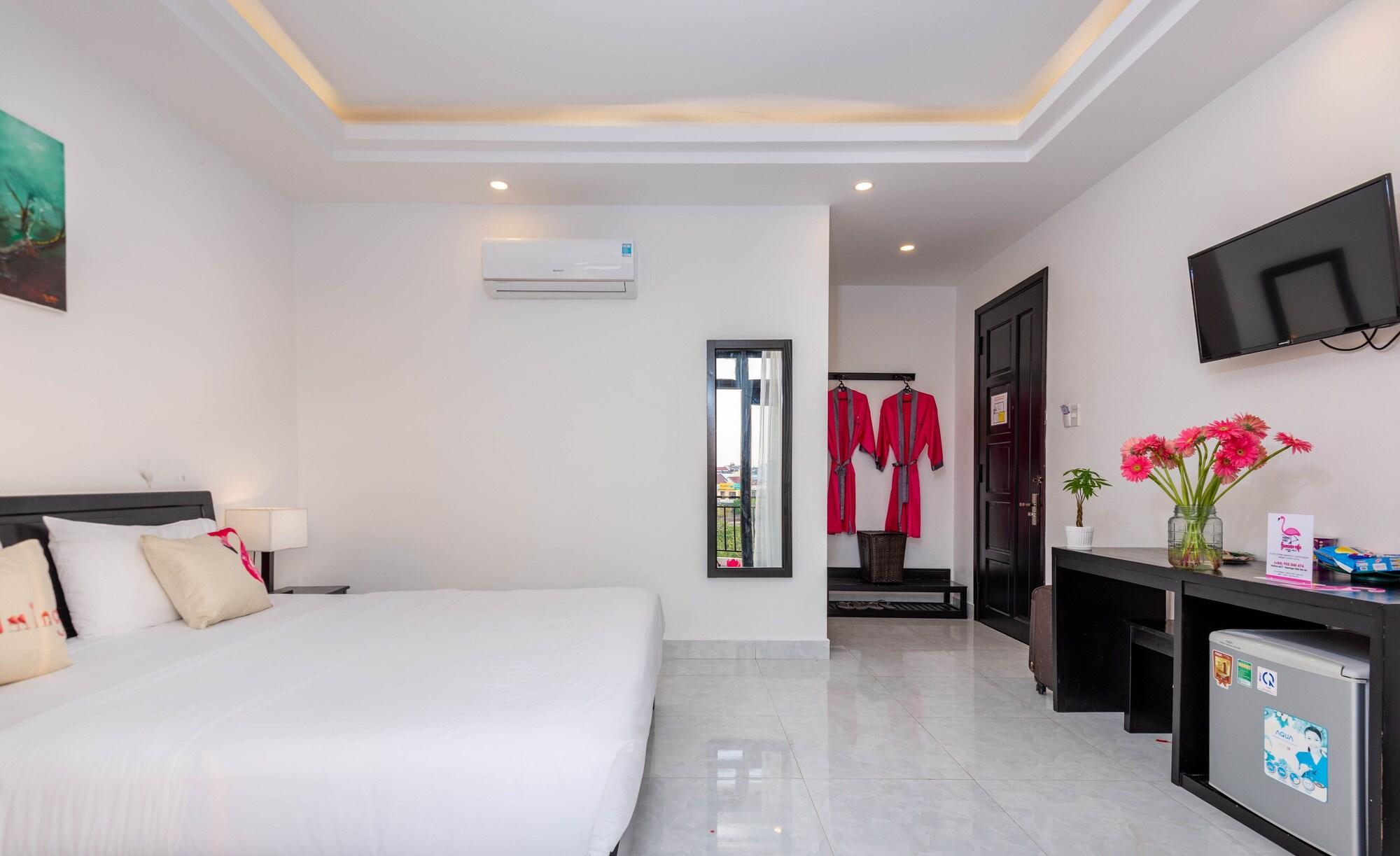 Вилла Flamingo - Big With Balcony - Close To Old Town 200m & Temple Bridge - Large Outside Pool For Sun Bathing *