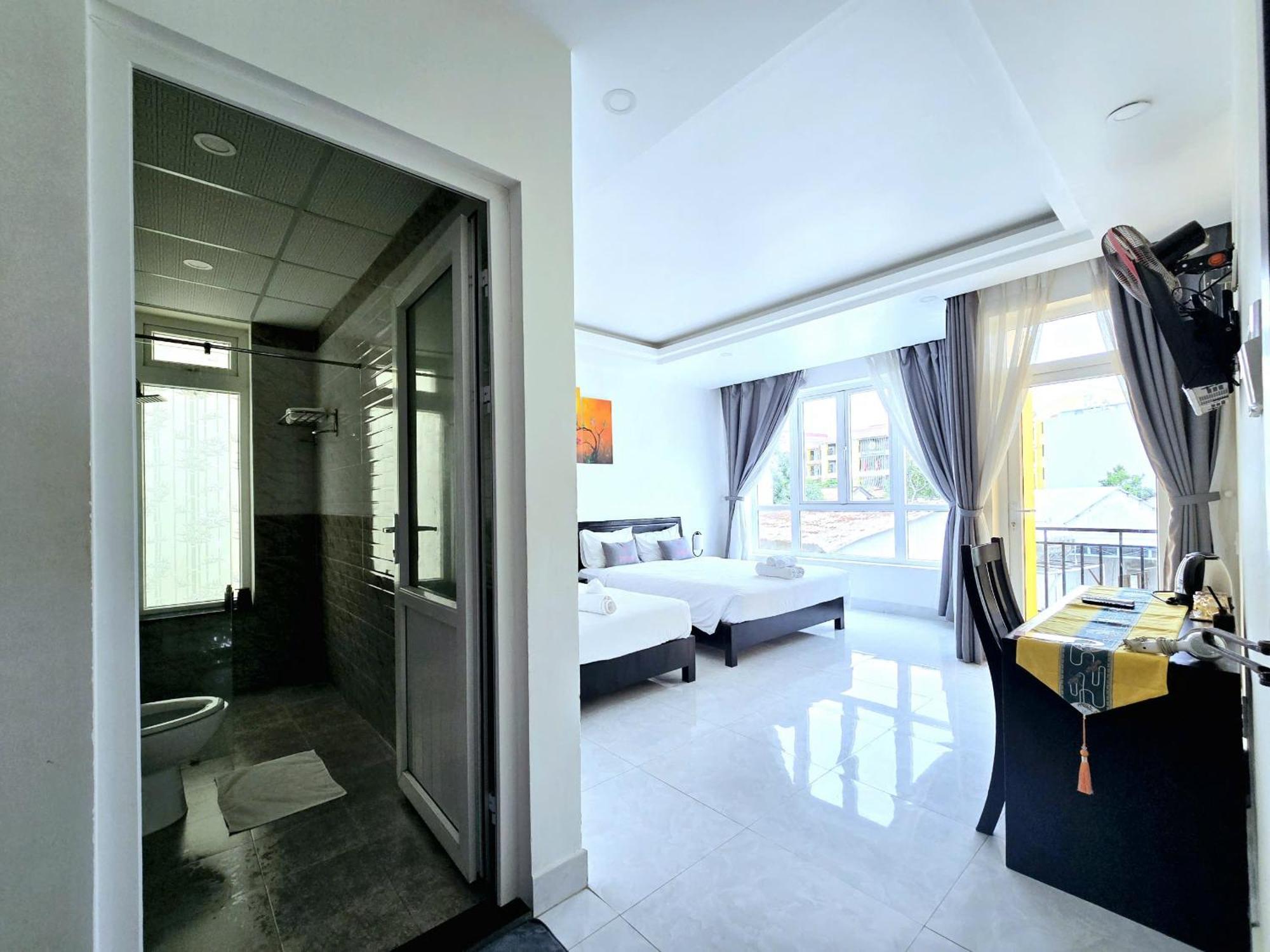 Flamingo - Big With Balcony - Close To Old Town 200m & Temple Bridge - Large Outside Pool For Sun Bathing Хойан